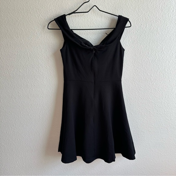 Lulu’s Season of Fun Black Off-the-Shoulder Skater Dress Women’s Size Small - Picture 8 of 13
